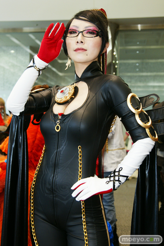 Illustration for article titled More Cosplayers To Poke Your Eyes Out